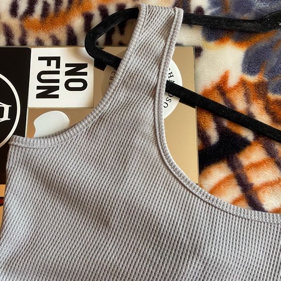 🐭 TWIST BACK WAFFLE CROP TANK 🐭 - Picture 2 of 4